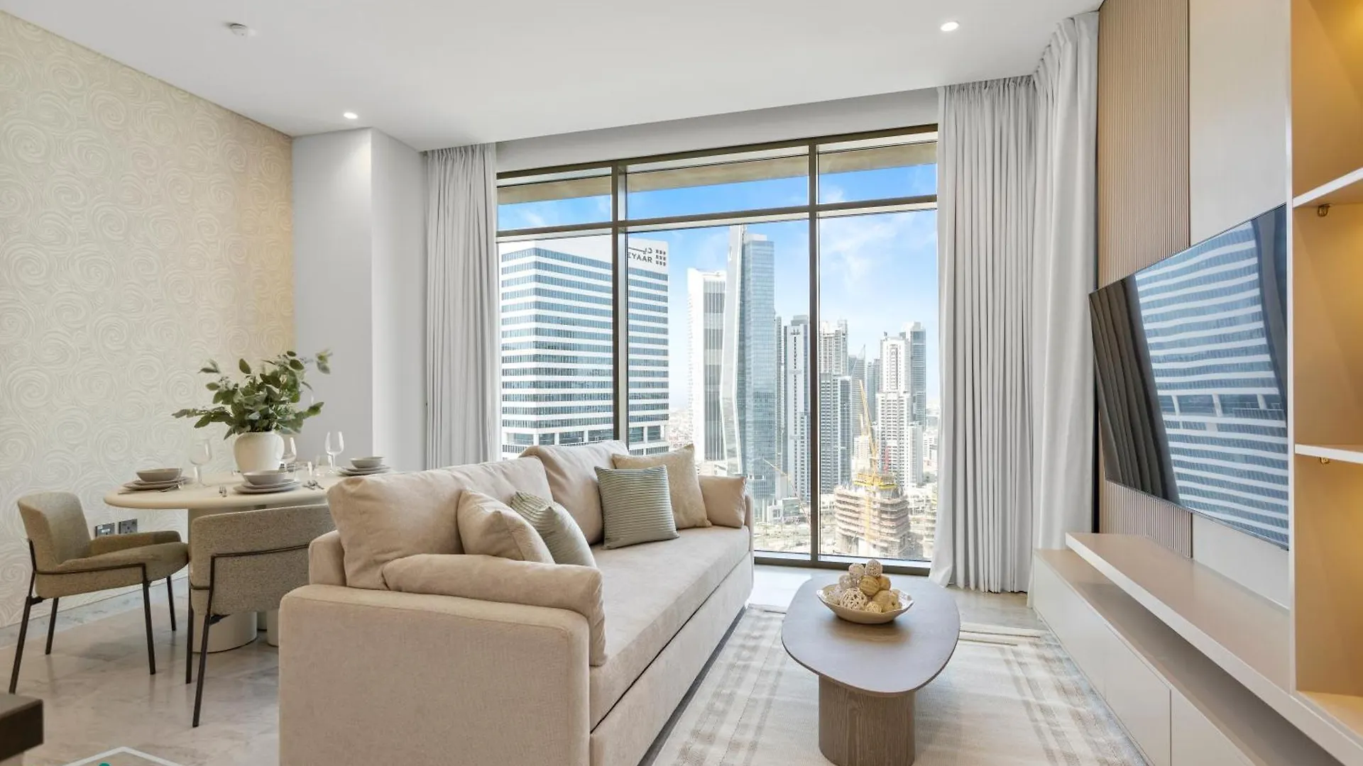 Stunning 1 Bedroom With Burj Khalifa View Dubai Apartment